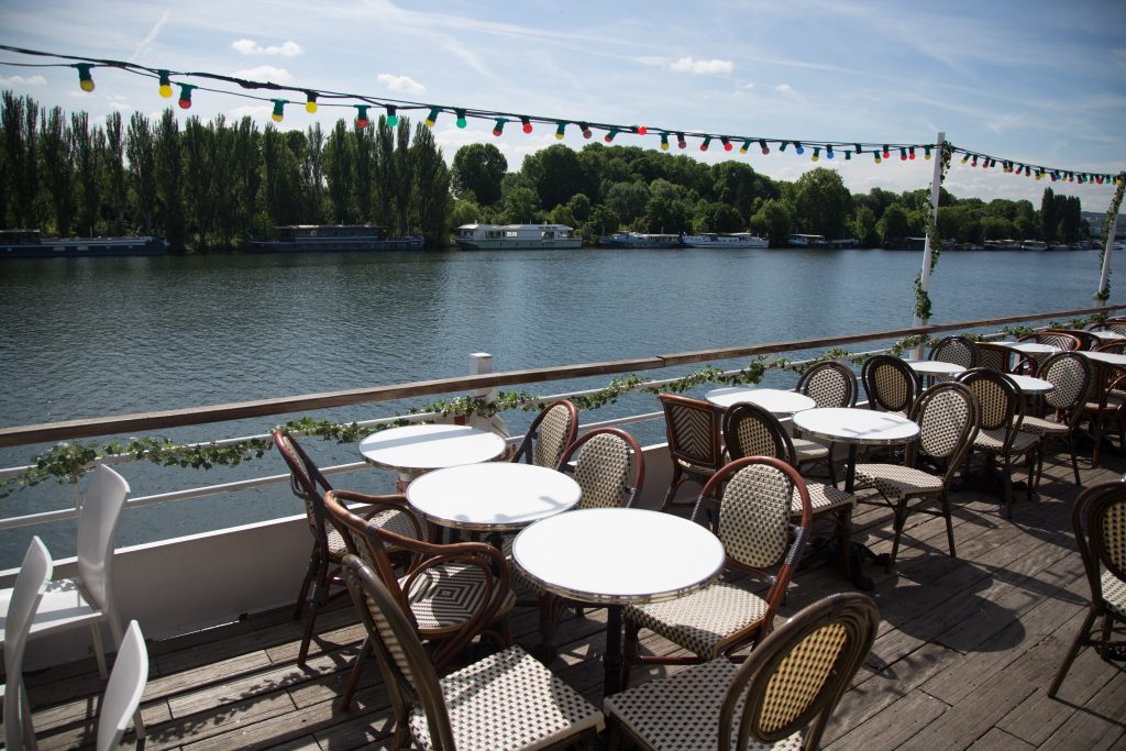 Restaurant en bord de Seine, Aqua Restaurant